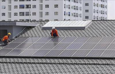 Ngành điện Hà Tĩnh mua gần 1,9 tỷ đồng từ điện mặt trời áp mái 