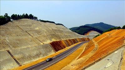 Khánh Hòa phê duyệt 10 điểm mỏ đất san lấp phục vụ cao tốc Bắc – Nam