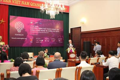 Tìm kiếm giải pháp công nghệ hướng tới phổ cập tài chính tại Việt Nam