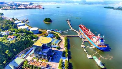 Cảng dầu B12 đón tàu Long Phú 20 lần đầu tiên cập cầu 40.000 DWT