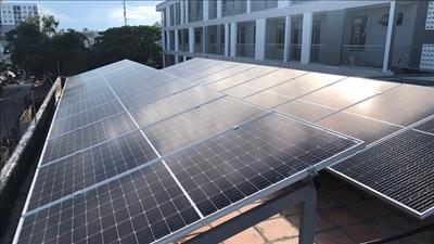 Lắp đặt hệ thống điện mặt trời áp mái tại trường học