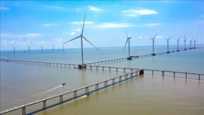 Hoàn thành lắp đặt các trụ tuabin dự án điện gió Đông Hải 1 (Trà Vinh)
