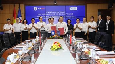 EVNNPC ký kết hợp tác với Công ty TNHH Quốc tế Vân Nam lưới điện miền Nam Trung Quốc