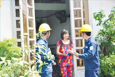 EVN HCMC đảm bảo an toàn điện mùa mưa bão
