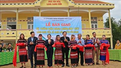 Bàn giao hệ thống điện năng lượng mặt trời cho vùng khó khăn của tỉnh Bình Định