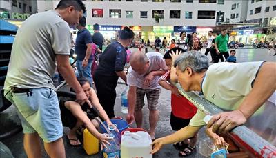 Nước sạch sông Đà nhiễm dầu, Thủ tướng yêu cầu đảm bảo chất lượng nước cho nhân dân