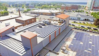 Hợp tác phát triển điện mặt trời áp mái trong các khu công nghiệp