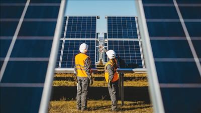 Dự án năng lượng mặt trời đầu tiên của Malaysia sử dụng module hai mặt kính
