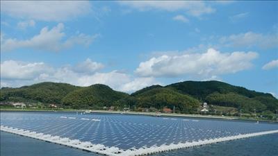 ADB tài trợ cho dự án điện mặt trời nổi trên hồ Đa Mi