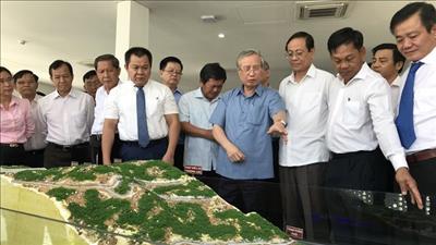 Thường trực Ban Bí thư thị sát tổ hợp trang trại Năng lượng tái tạo Ninh Thuận