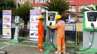 Phối hợp xây dựng hạ tầng trạm sạc xe điện tại Hà Nội