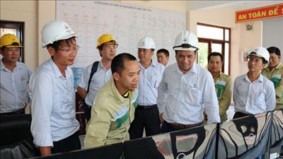 Kiểm tra tiến độ dự án nâng công suất trạm biến áp 500kV Vĩnh Tân