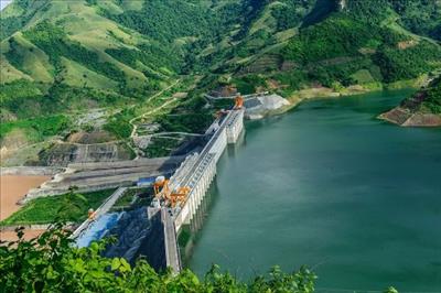 Phát triển du lịch vùng lòng hồ thủy điện Sơn La: Lợi thế, hạn chế và giải pháp