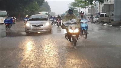Mưa lớn tại các tỉnh miền Trung do ảnh hưởng từ bão số 10
