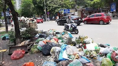 Báo động tình trạng quá tải rác sinh hoạt tại Hà Nội