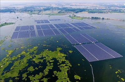 Trung Quốc xây dựng nhà máy điện mặt trời nổi lớn nhất thế giới