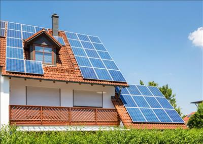 Pháp mở nhà máy tái chế tấm pin năng lượng mặt trời 