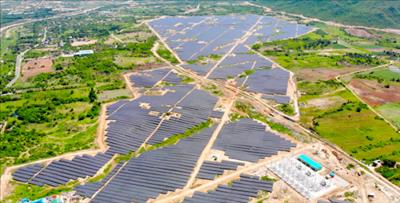 Dự án điện mặt trời lớn nhất Việt Nam đi vào hoạt động trước kế hoạch 