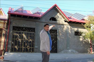 Uzbekistan mua năng lượng mặt trời từ các hộ gia đình