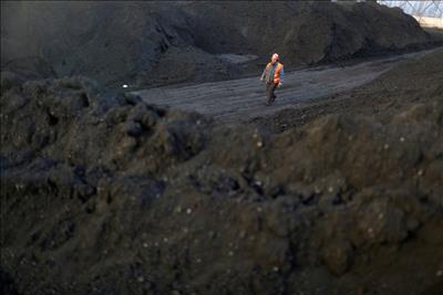 Trung Quốc mua than của Australia trở lại