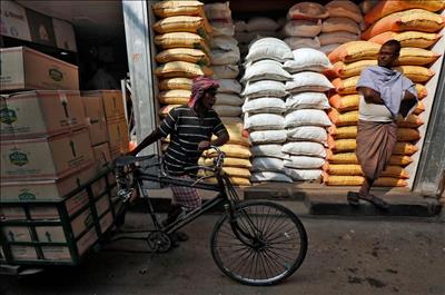 Ấn Độ cắt giảm thuế nhập khẩu dầu thực vật để làm dịu giá
