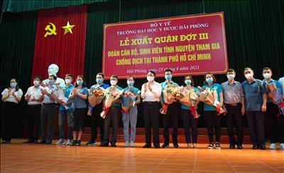 208 cán bộ, sinh viên của Trường Đại học Y Dược Hải Phòng lên đường chống dịch tại TP Hồ Chí Minh