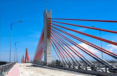 TP Quảng Ngãi sắp khánh thành cầu dây văng bắc qua sông Trà Khúc