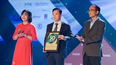 8 năm liên tiếp, Vietcombank lọt Top 50 công ty niêm yết tốt nhất Việt Nam