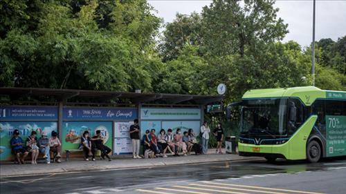 Đề xuất lộ trình chuyển đổi xe buýt sử dụng năng lượng xanh tại Hà Nội