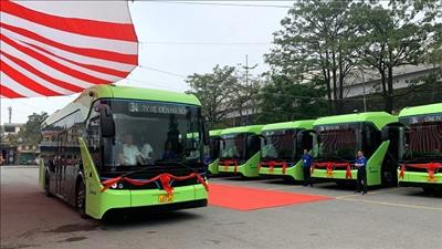 Hà Nội khai trương tuyến xe buýt điện mới