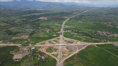 Thủ tướng yêu cầu hoàn thành 3.000 km đường bộ cao tốc trong năm 2025