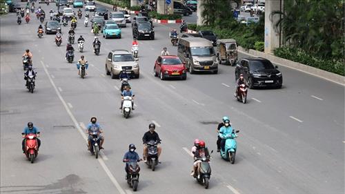 Chuyển đổi xe xăng sang xe điện góp phần giảm thiểu ô nhiễm không khí