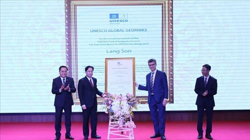 UNESCO trao Bằng công nhận Công viên địa chất toàn cầu Lạng Sơn