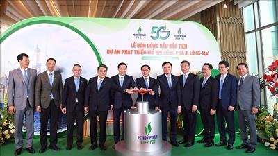 Đón dòng dầu đầu tiên từ dự án phát triển mỏ Đại Hùng giai đoạn 3