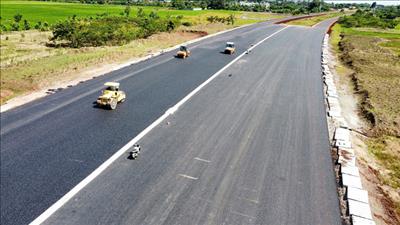 Tiến độ giải ngân vốn đầu tư công có những chuyển biến tích cực trong 6 tháng đầu năm