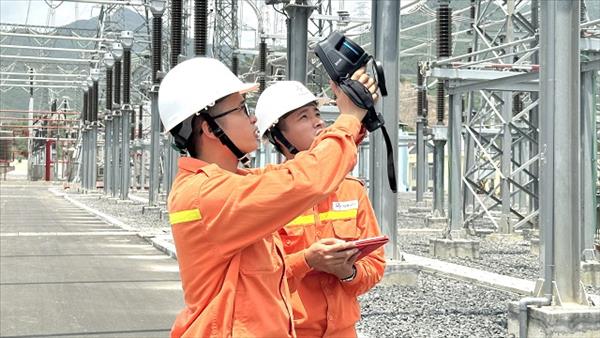 Phó Thủ tướng chỉ đạo bảo đảm cung ứng điện cho sản xuất kinh doanh và tiêu dùng