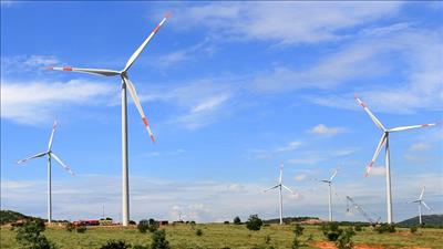 ADB ký khoản vay xanh để phát triển 3 trang trại điện gió ở Quảng Trị