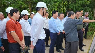 Thủ tướng khảo sát quy hoạch phát triển điện gió tại tỉnh Kon Tum