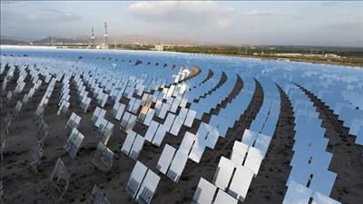 Công nghệ sản xuất điện mặt trời bằng gương