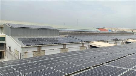 Nghiên cứu các chính sách hỗ trợ đối với những đối tượng đầu tư điện mặt trời mái nhà để sử dụng