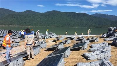 Chế tạo hệ thống phao nổi cho dự án điện mặt trời