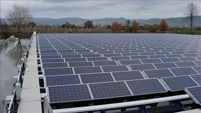 Nhà máy điện mặt trời nổi nối lưới đầu tiên ở Tây Ban Nha được vận hành