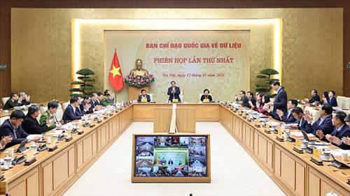 Thủ tướng chủ trì phiên họp thứ nhất Ban chỉ đạo quốc gia về dữ liệu