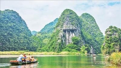 Phát triển sản phẩm du lịch Việt Nam theo hướng bền vững, tích hợp đa giá trị