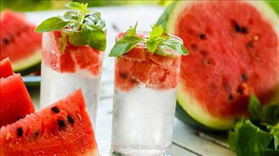 Nước ép dưa hấu – đồ uống tuyệt vời trong mùa hè