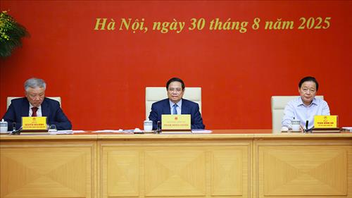 Khẩn trương hoàn thiện bộ tiêu chuẩn, quy chuẩn về đường sắt tốc độ cao