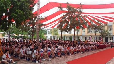 Hà Nội: Tiểu học Gia Quất đón Bằng công nhận Trường đạt chuẩn Quốc gia mức độ 2