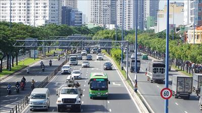 Đẩy nhanh lộ trình chuyển đổi năng lượng xanh