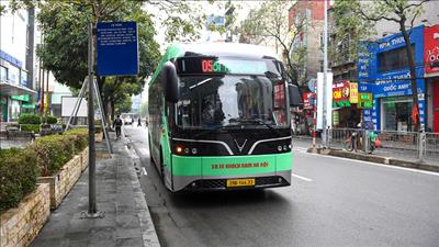 Hà Nội tập trung phát triển các tuyến buýt sử dụng điện, năng lượng xanh trong giai đoạn 2025 – 2030