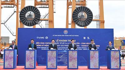 Chủ tịch nước Lương Cường dự lễ khánh thành bến cảng container quốc tế tại Hải Phòng